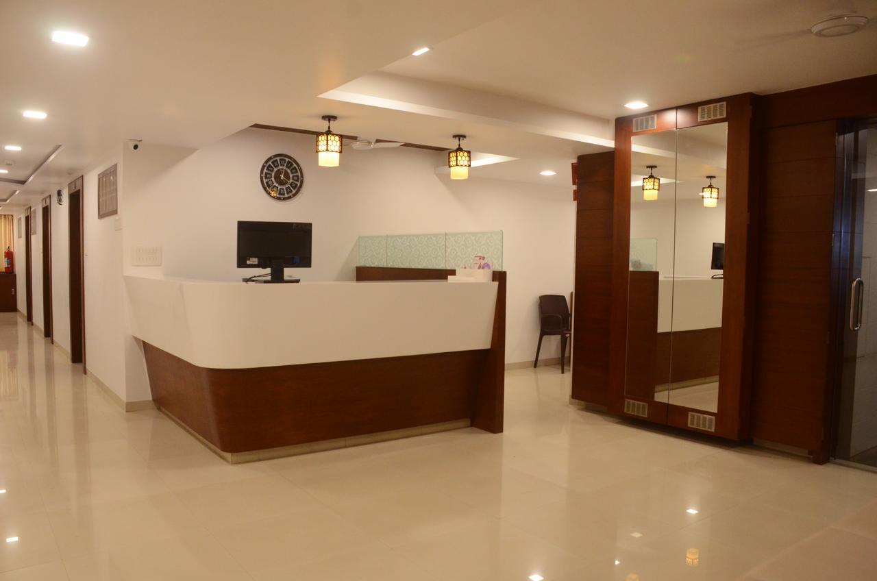 Hotel Ideal Vadodara Exterior foto